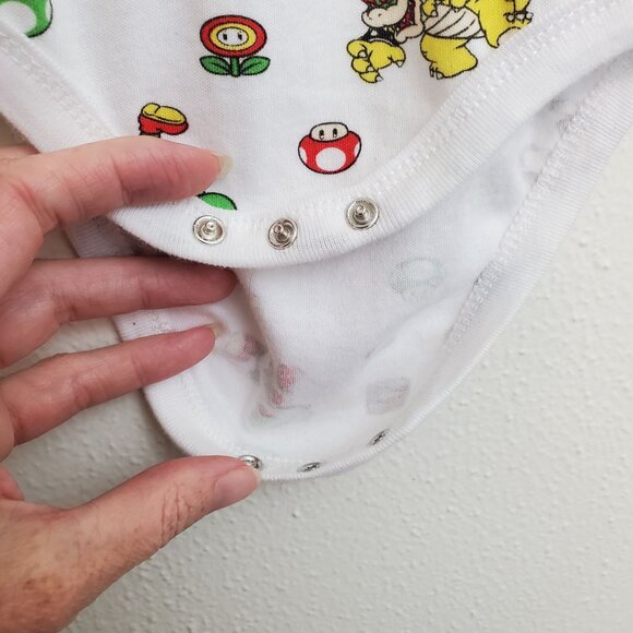 Super Mario Nintendo all-over-print baby onesie - Picture 4 of 9